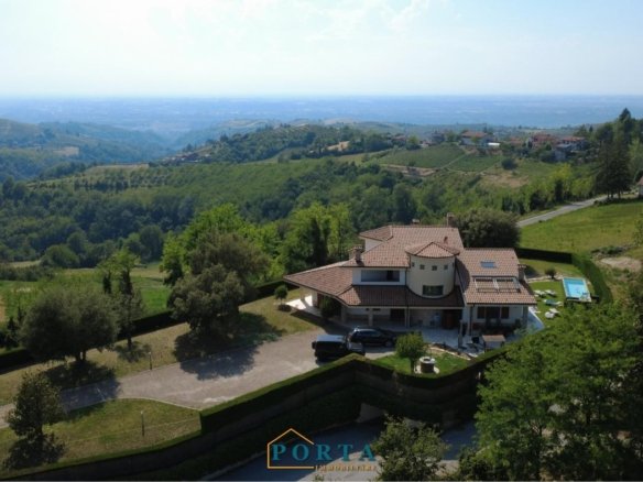 Villa Belvedere Langhe (CN)